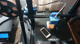 Zwischendurch mache ich die Tonabnehmerrahmen mit dem 3D Drucker. Gezeichnet habe ich sie mit onschape.