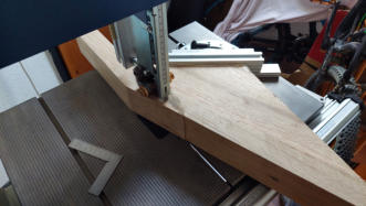 Den Scarf Joint musste ich vier mal wieder aufsgen bis er letztlich gut passend verleimt war.