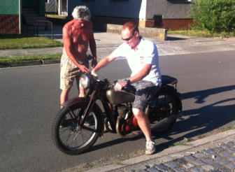 Das war 2013. Sie sprang nach 40 Jahren tatschlich an und wir konnten ein paar Runden fahren.